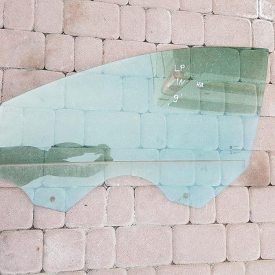 Szyba przód przednia boczna Opel INSIGNIA 2009