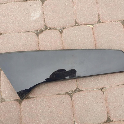 Obudowa osłona klapy kombi Astra K V 39076824