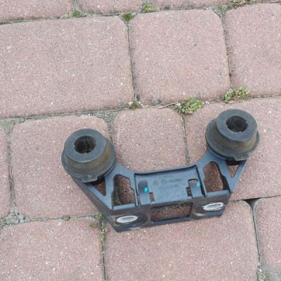 Mocowanie wydechu wieszak Astra K V 39107025