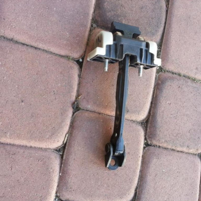 Ogranicznik drzwi przód przednich Opel INSIGNIA