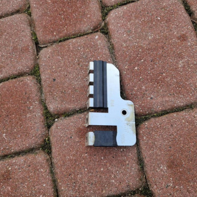 Bezpieczniki stycznik listwa 500A Opel Astra K V