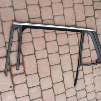 Uszczelka listwa zgarniacz chrom Opel Insignia kom