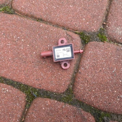 Czujnik uderzenia pieszego Opel Insignia 39108782