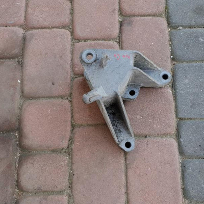 Łapa mocowanie silnika Opel Insignia 13228289