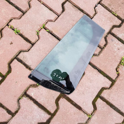 Szyba tył tylna ciemna boczna Opel Zafira C 2014r