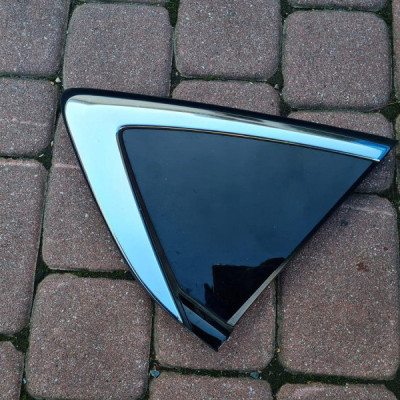 Zaślepka trójkąt błotnika Opel Insignia B 39107896