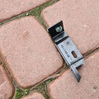 Uchwyt wspornik lampy Opel Insignia B 39118049