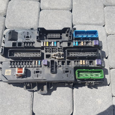 MODUŁ BSI SKRZYNKA OPEL ASTRA III H 13220830