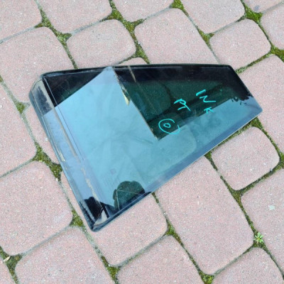 Szyba tył tylna kombi boczna Opel INSIGNIA 2010r