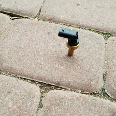 Czujnik temperatury wody Opel Astra K V 12641073