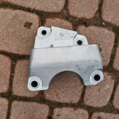 Łapa silnika 2.0D 170KM Opel Insignia B 84328336