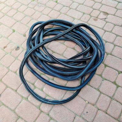 Uszczelka drzwi przód prawy Opel Insignia B