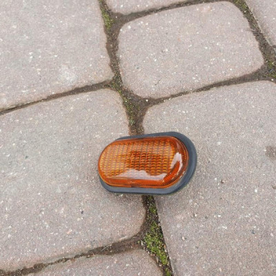 Kierunkowskaz błotnika VIVARO TRAFIC 7700847333