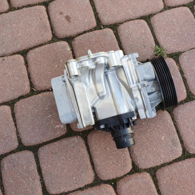 Pompa wody termostat 1.6T Opel Zafira C 55492937