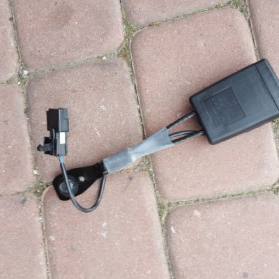 Zapięcie pasa lewa prawa Opel Insignia 13327470