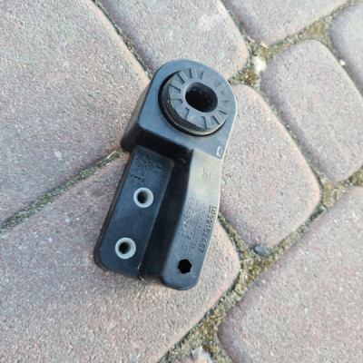 Uchwyt mocowanie chłodnic Opel Astra K V 39162457