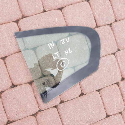 Szyba tył tylnia lewa 2010r. Opel Insignia