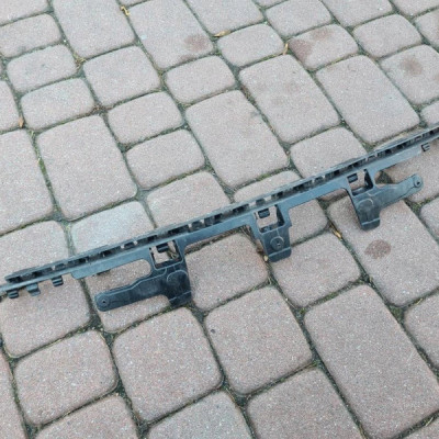 Ślizg zderzaka przód Opel Insignia B 39013382