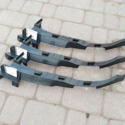 Ślizg pod lampe LIFT nowy Opel Insignia 23158323