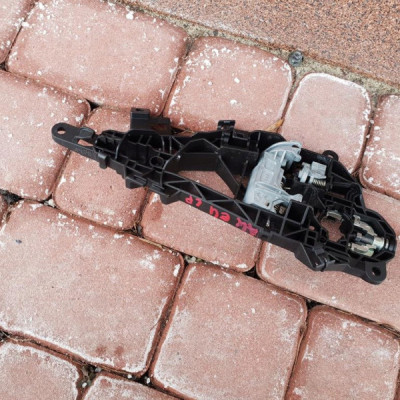 Podstawa klamki lewy przód Astra K V 13515507