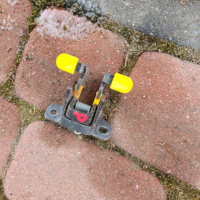 Zabezpieczenie drzwi tylnych Opel Combo D