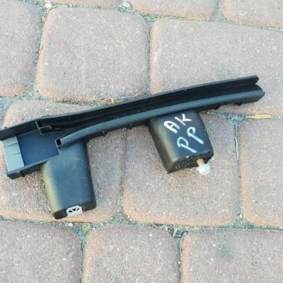 Wspornik drzwi przedni Opel Astra K V 13463466