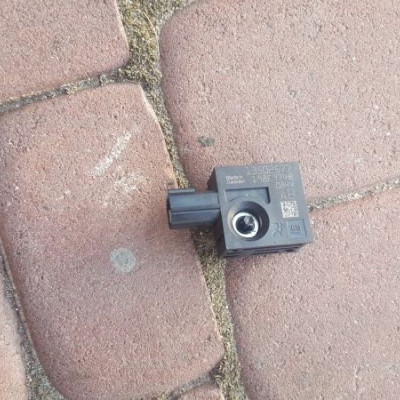 Astra J IV / Zafira C czujnik uderzenia 13502577