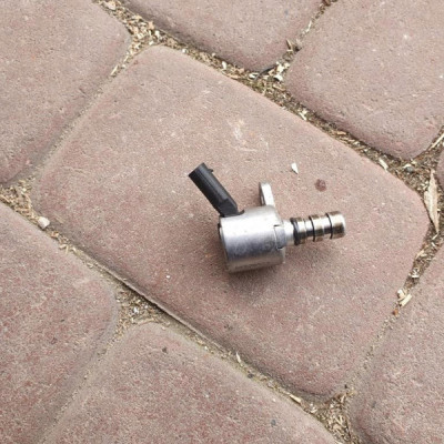 Czujnik pompy oleju b20dth Opel Insignia 55578222