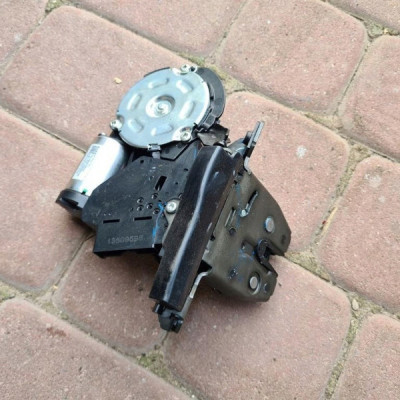 Zamek klapy bagażnika Opel Insignia B 13509598