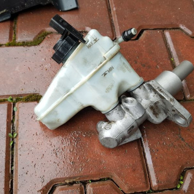 ZBIORNIK POMPKA HAMULCOWA PASSAT B6 1K2611301C