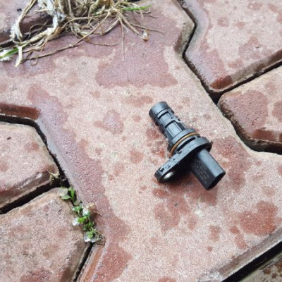 Czujnik wału 55571978 Opel Insignia Astra Zafira