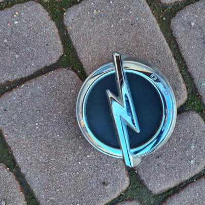 Znaczek emblemat Opel Astra K V 39040296