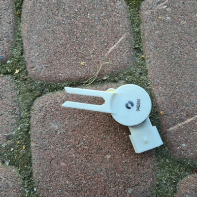 Czujnik sprzęgła hamulca Opel Astra K 13597423