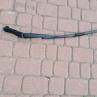 Ramię wycieraczki pióro Opel Insignia B 13471434