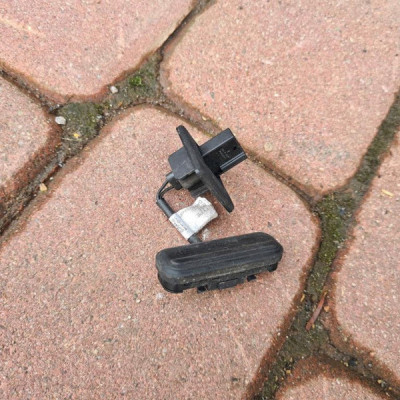 Przycisk mikrostyk otwieranie klapy Opel Insignia