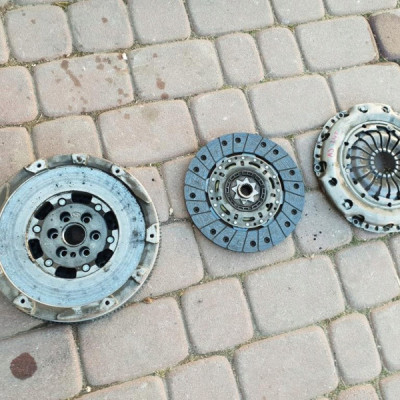 Sprzęgło koło dwumasowe Opel Astra J IV 55599020