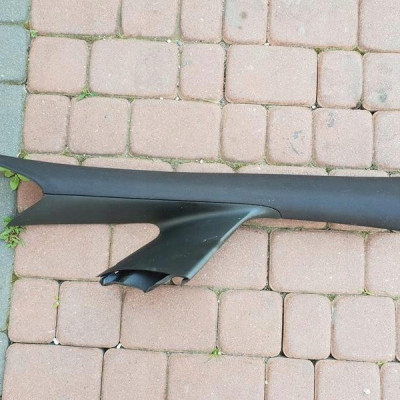 Słupek przód prawy Opel Astra J GTC OPC 13259125