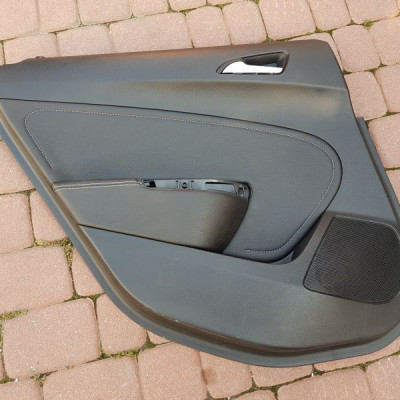 Boczek tapicerka drzwi skóra Ople Astra J IV 4