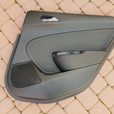 Boczek tapicerka drzwi skóra Ople Astra J IV 4