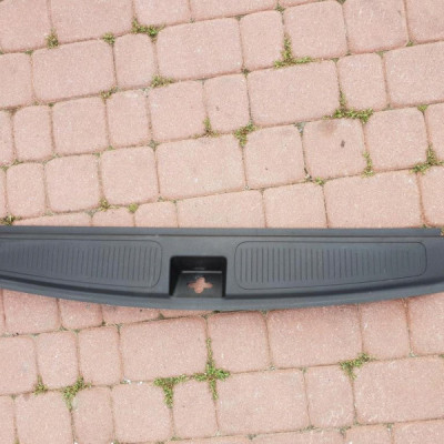 Osłona bagaznika pasa tylnego Opel Astra K V 13432054