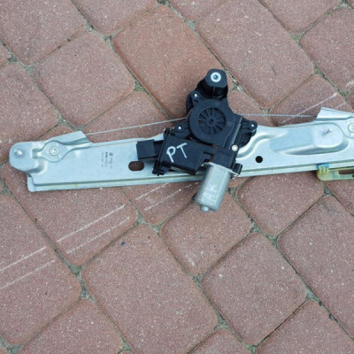 Podnośnik prawy tył Opel Astra 5 V K 13406678