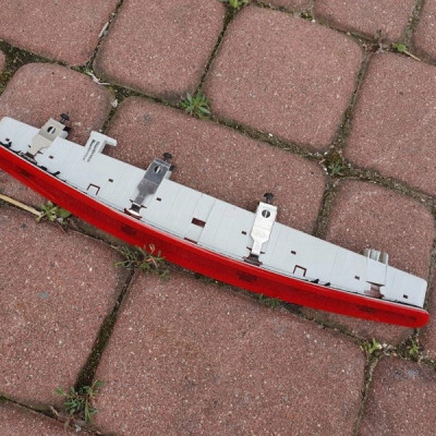 Trzecie światło stop Opel Insignia HB 13226842