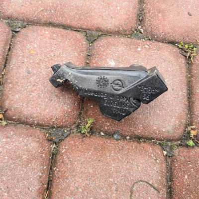 Absorber wyciszenie błotnika Astra K V 39173203