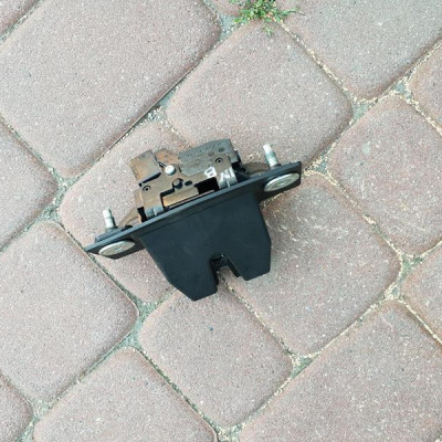 Zamek klapy Opel Astra K V Kombi 13509599