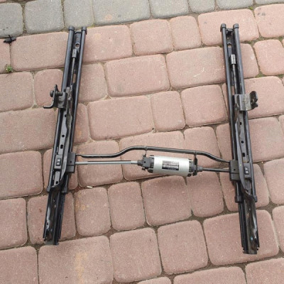 Silniczek regulacji fotela OPEL INSIGNIA 443683005