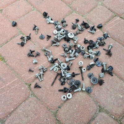 Sruby srubki przodu nakretki Opel Insignia B