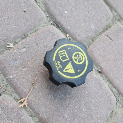 Korek zbiorniczka płynu Opel Meriva B 13502353