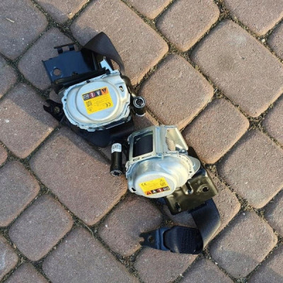 Pas pasy tylne HB Opel Astra K V 39149954 39149955