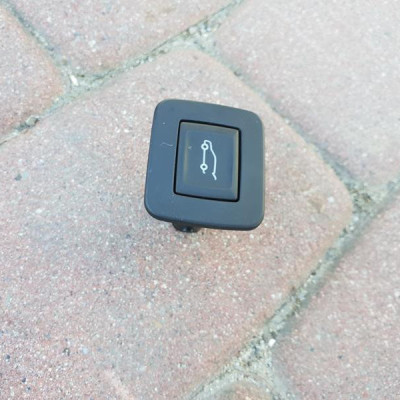 Przycisk otwierania klapy Opel Insignia 22966290