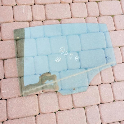 Szyba lewy tył Sedan Hatchback 2013r. Insignia